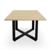 mesa de reunión cuadrada roble. Marco negro